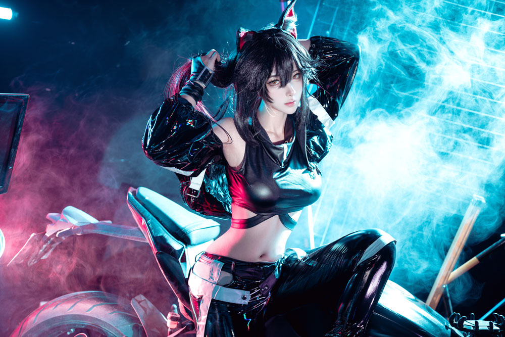 Seya-狮砸《明日方舟》德克萨斯音律联觉COSPLAY图片写真在线看