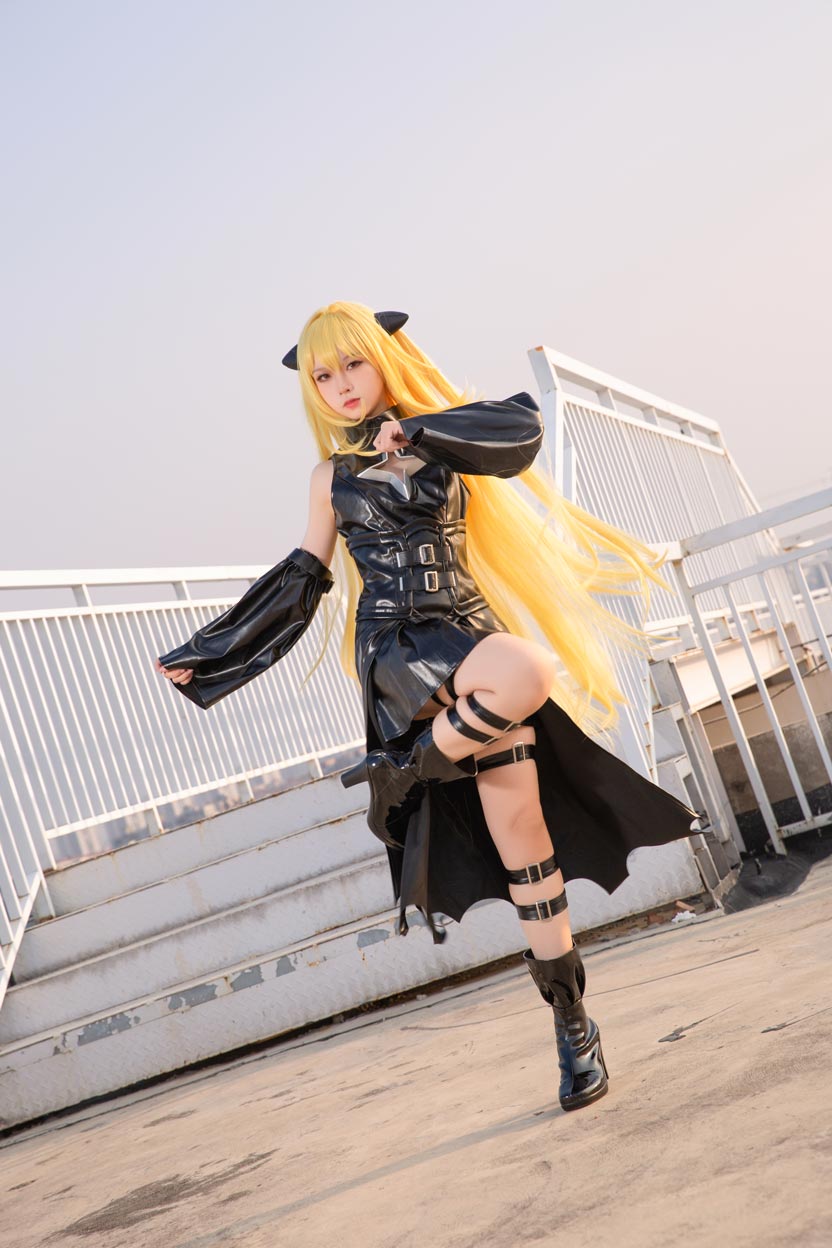 G44不会受伤 小暗常服COS美图在线