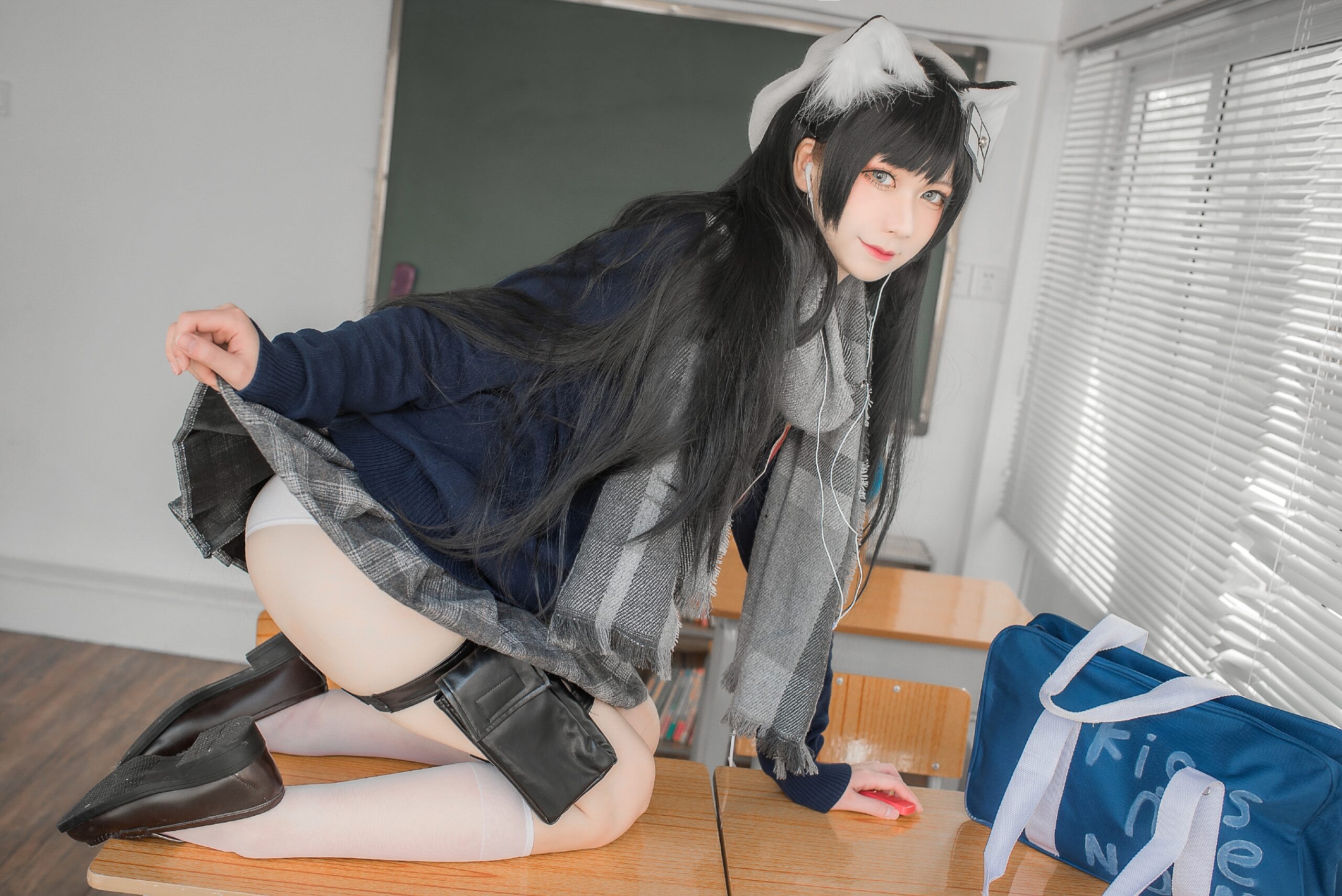 izumi泉桃子 纯白毕业季COS写真图片在线