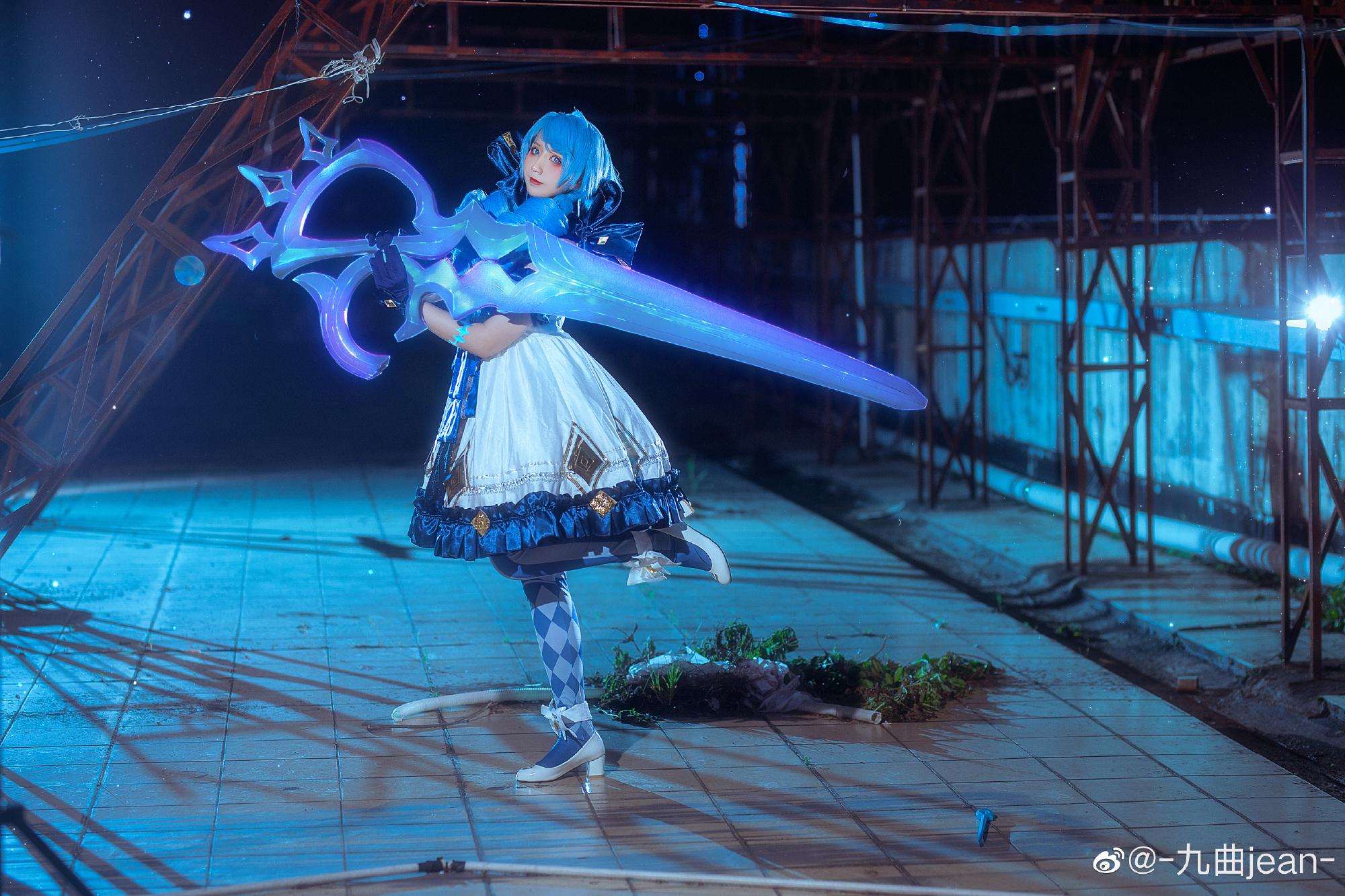 九曲jean《英雄联盟》格温COS写真