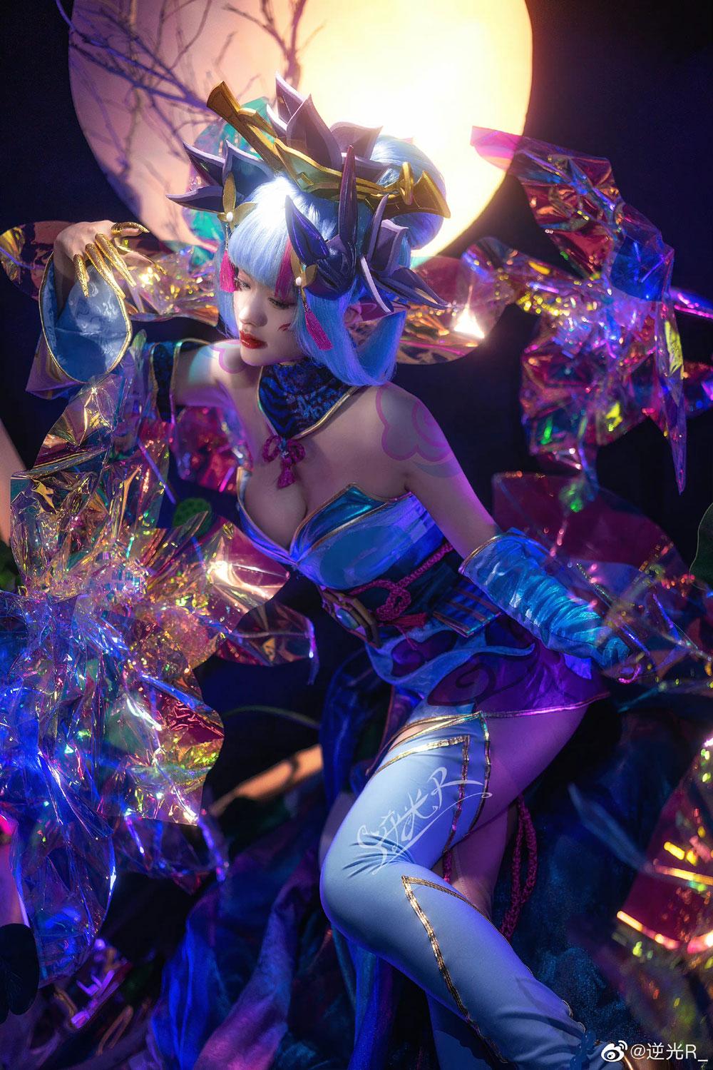 逆光R_《英雄联盟》灵魂莲华寡妇伊芙琳COSPLAY图片