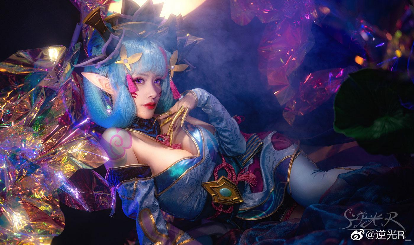 逆光R_《英雄联盟》灵魂莲华寡妇伊芙琳COSPLAY图片