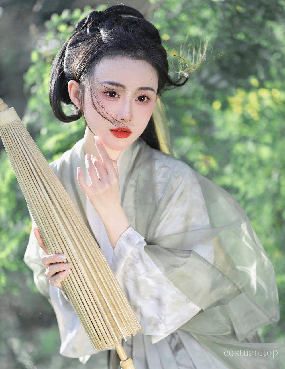 AAAyu阿玉 古风汉服写真欣赏