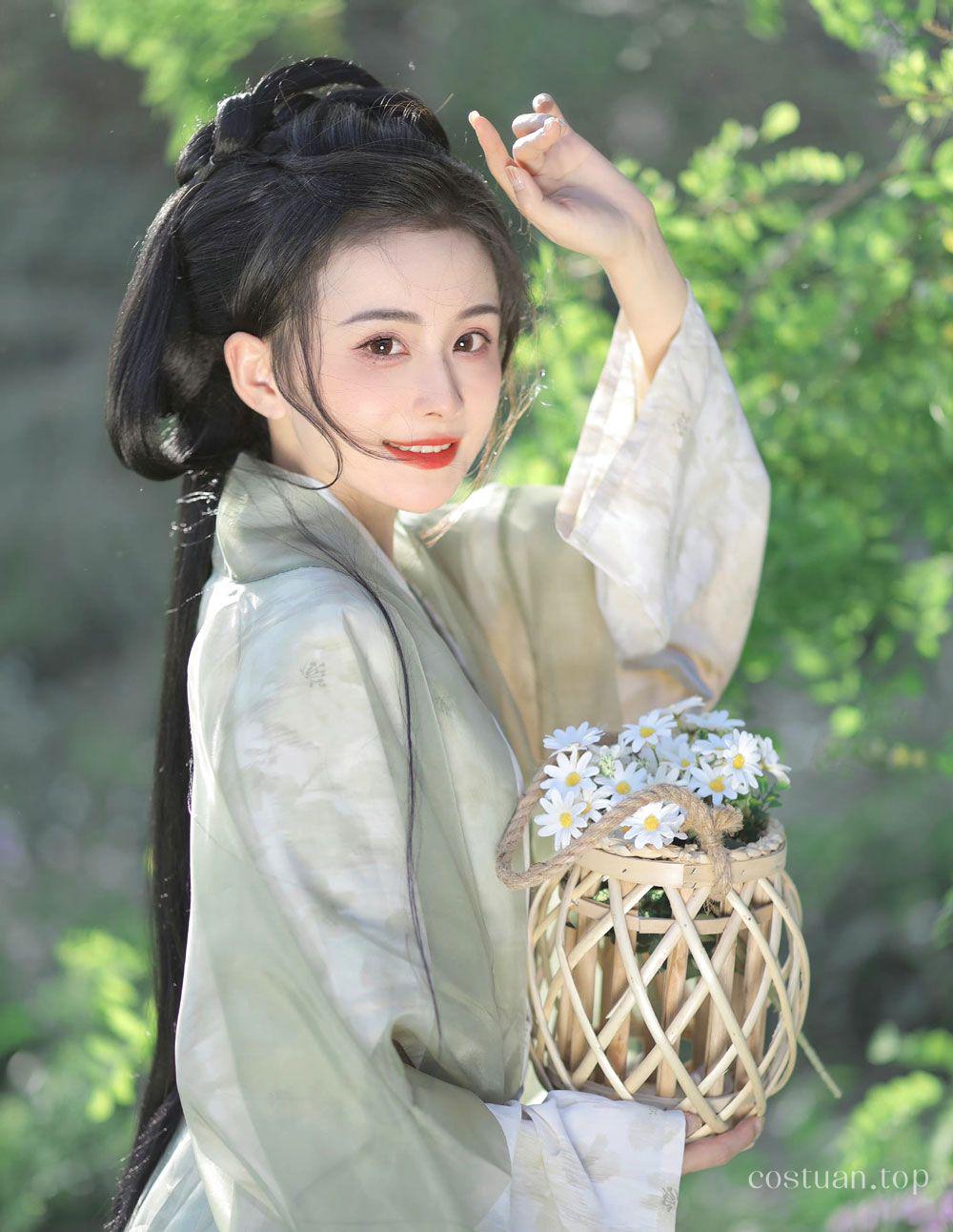 AAAyu阿玉 古风汉服写真欣赏
