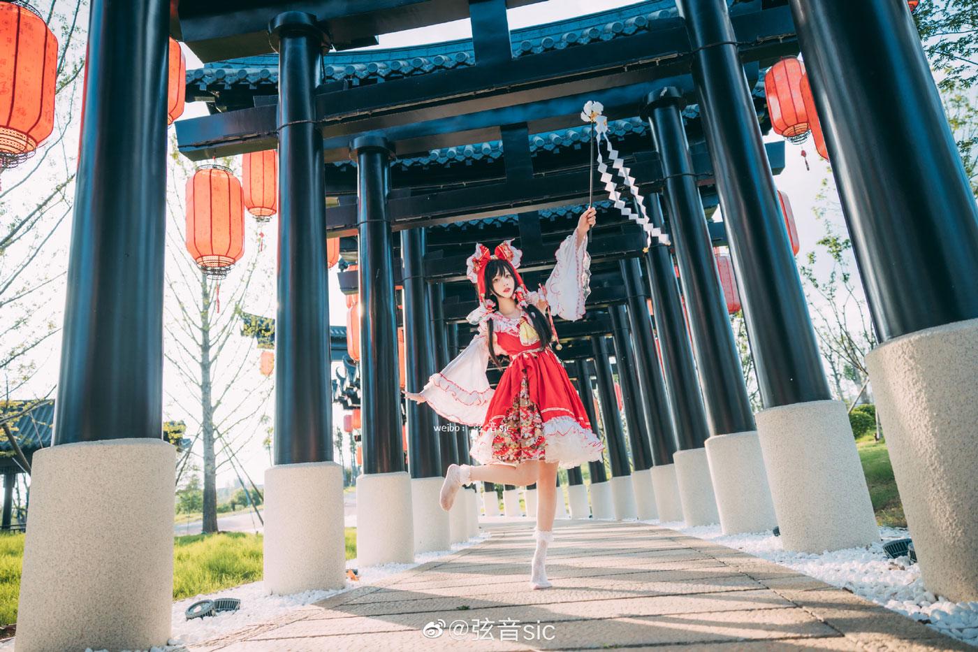 弦音sic 《东方Project》博丽灵梦COSPLAY衣服扮装 弦音sic 《东方Project》博丽灵梦COSPLAY衣服扮装
