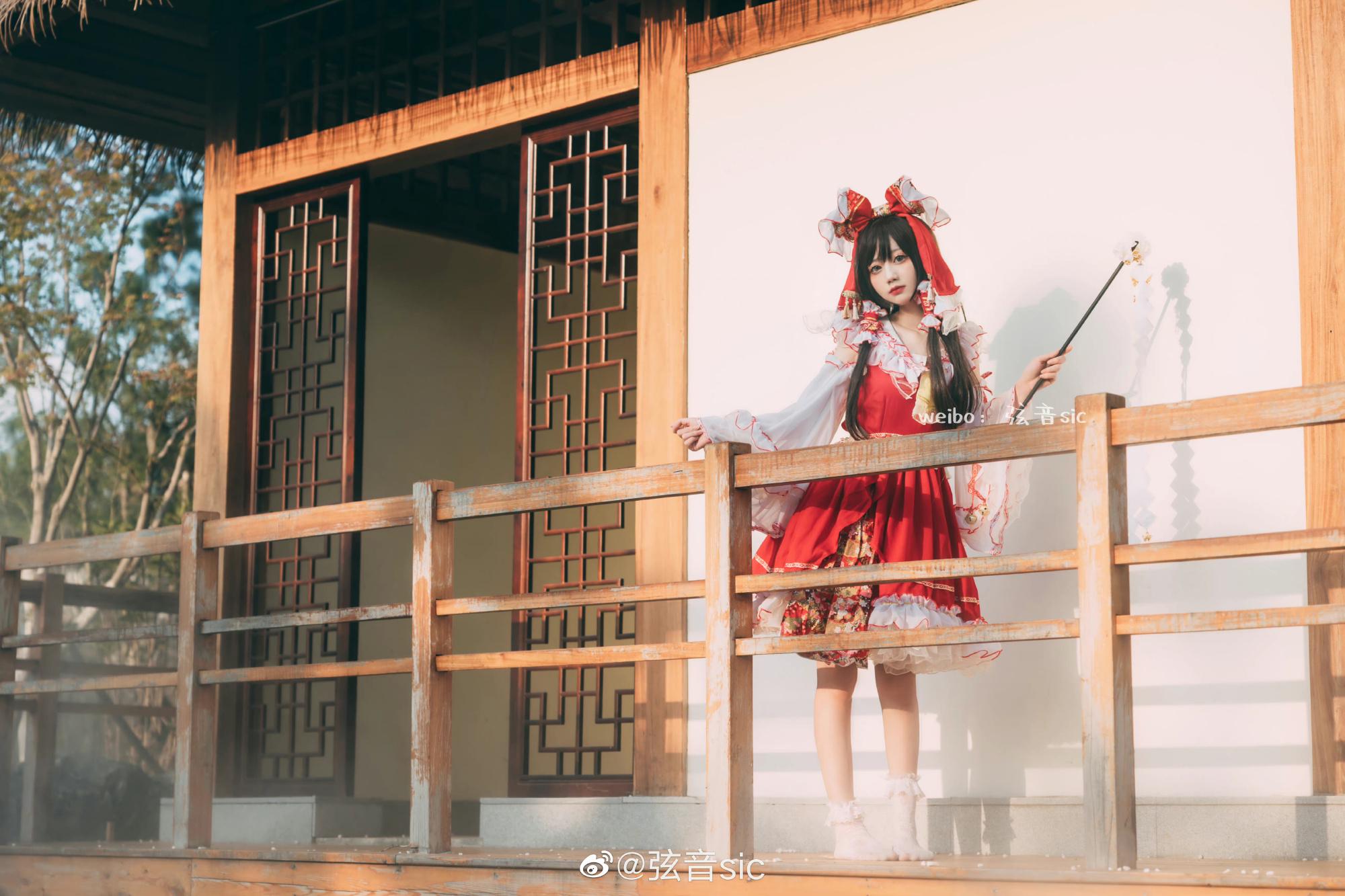 弦音sic 《东方Project》博丽灵梦COSPLAY衣服扮装 弦音sic 《东方Project》博丽灵梦COSPLAY衣服扮装