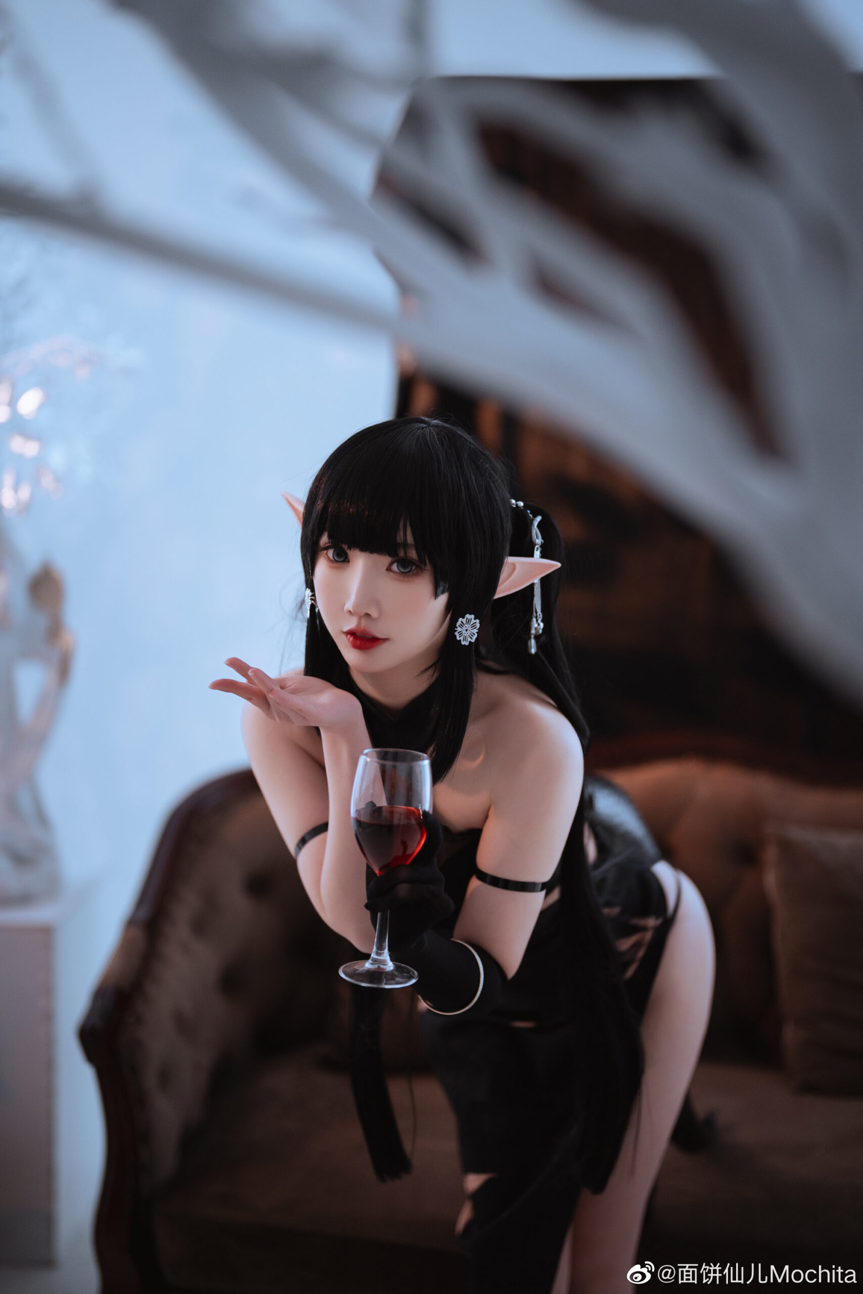 面饼仙儿Mochita《明日方舟》森蚺礼服COS美图欣赏