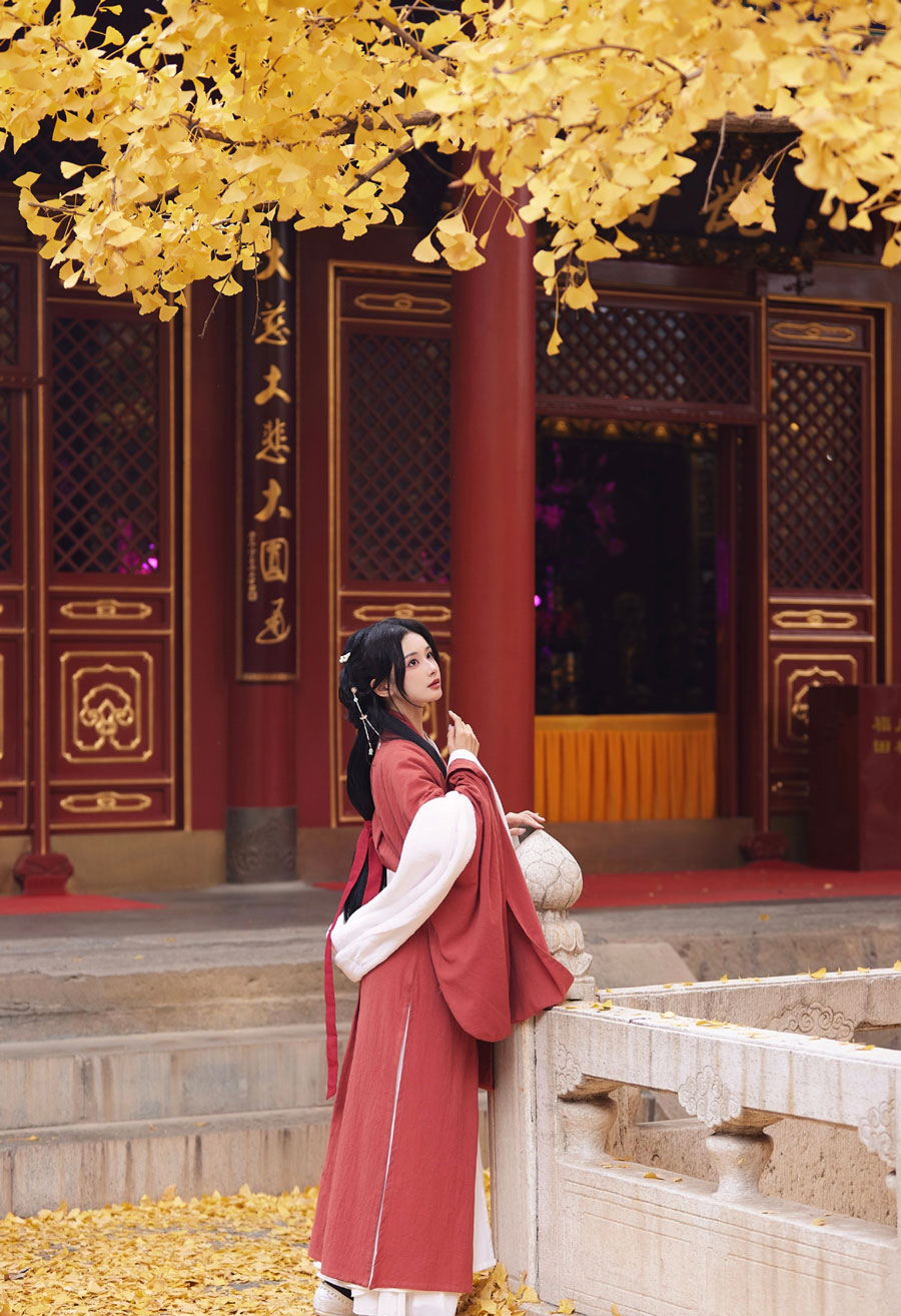 古风COSER AAAyu阿玉 最新汉服写真欣赏
