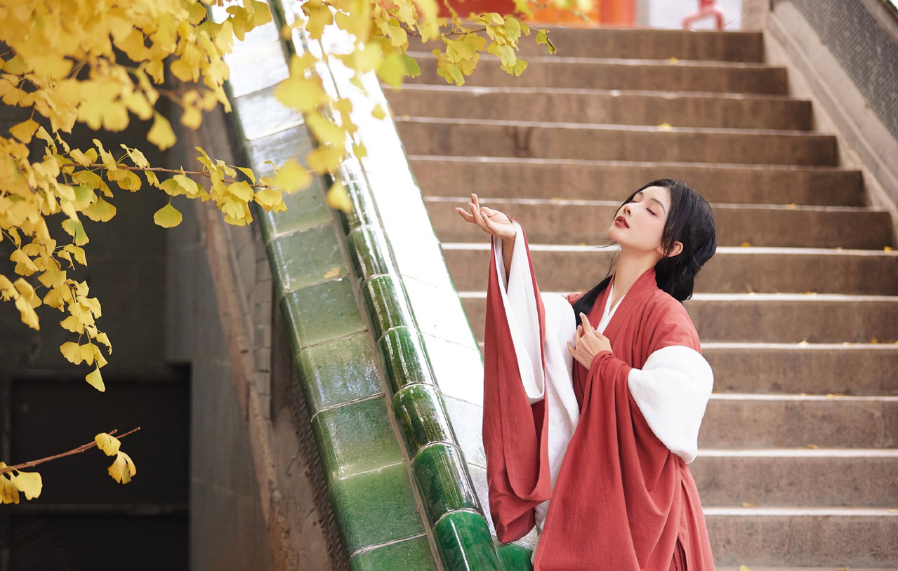 古风COSER AAAyu阿玉 最新汉服写真欣赏