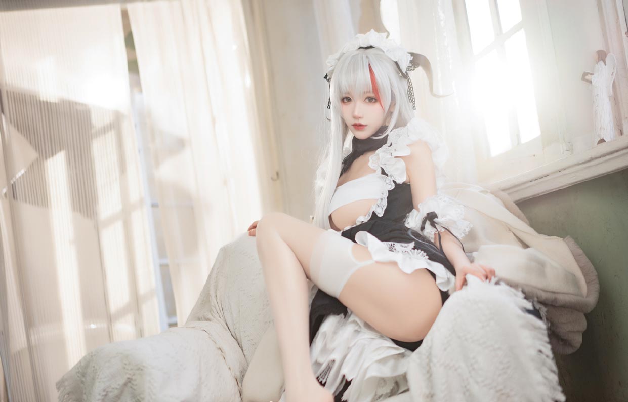 啾小妍Deer《碧蓝航线》埃吉尔女仆COS同人美图