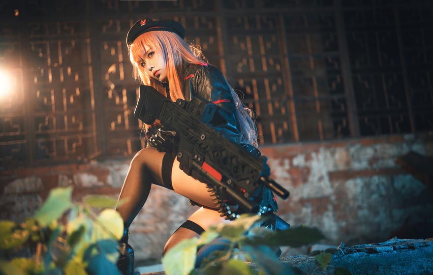 G44不会受伤COS《胜利女神：妮姬》中女战士拉毗